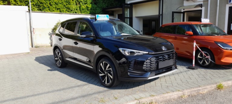 MG ZS HYBRID LUXURY AUTOGARASCIA VANZAGHELLO MILANO
