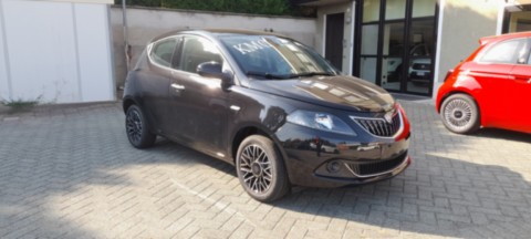 LANCIA YPSILON 1.0 firefly HYBRID PLATINO KM0 AutoGarascia Vanzaghello LANCIA YPSILON 1.0 firefly HYBRID PLATINO KM0 AutoGarascia Vanzaghello